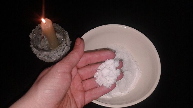limpando talismãs com sal