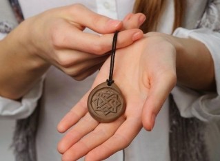 Exemplos de self-made de amuletos
